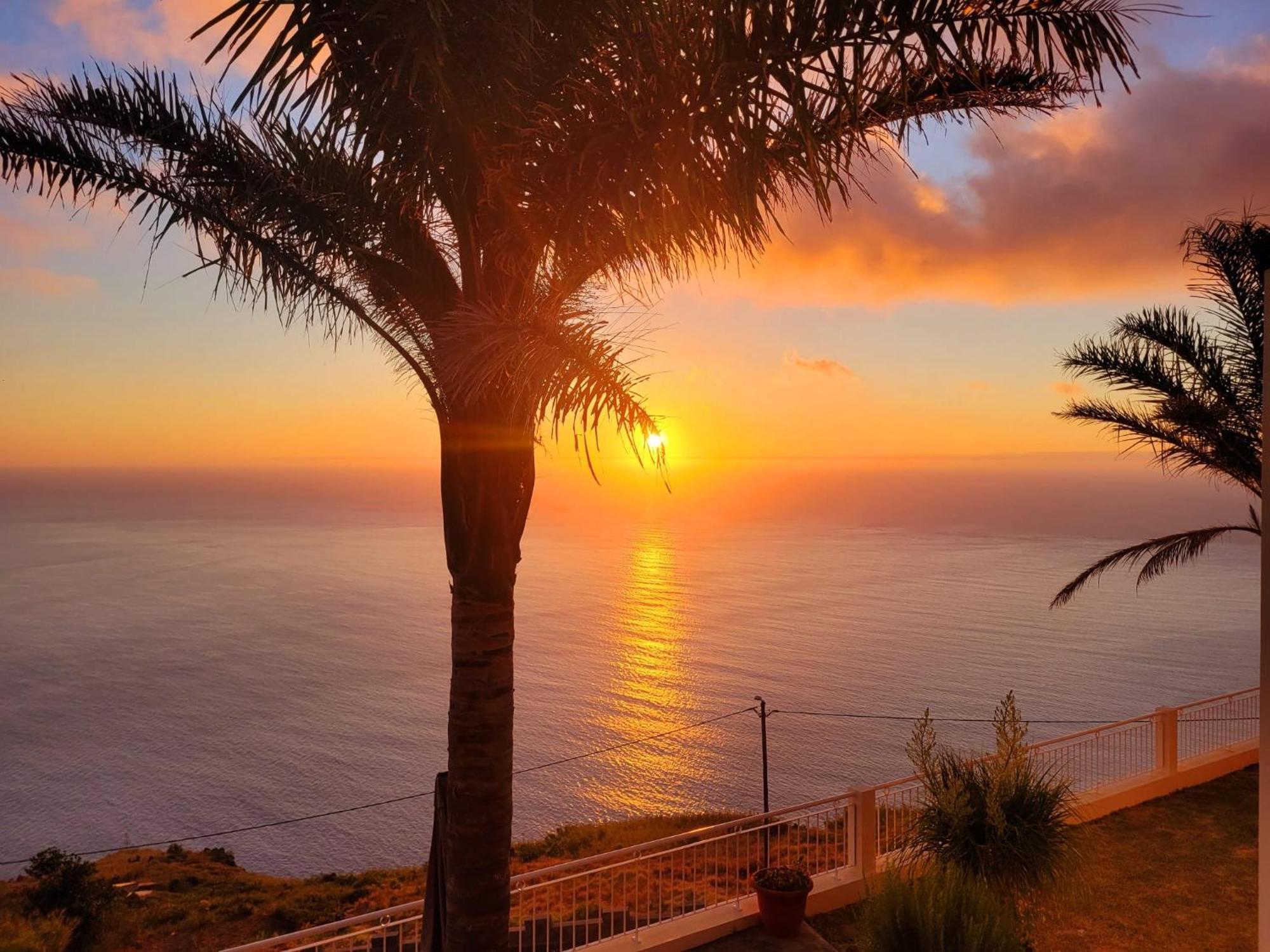The Best Sea View In Madeira - Casa Farol ファハ・ダ・オヴェルハ エクステリア 写真