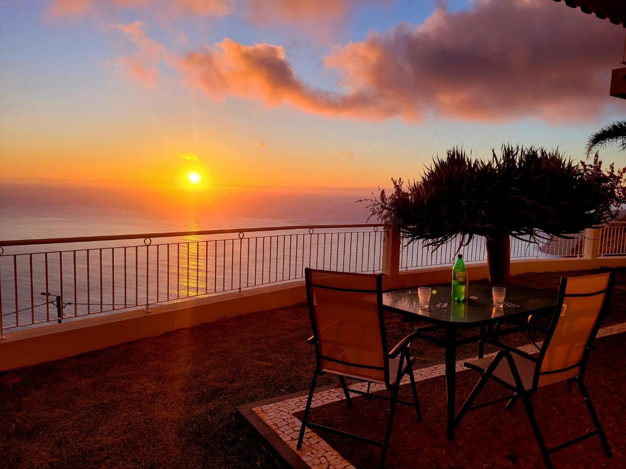 The Best Sea View In Madeira - Casa Farol ファハ・ダ・オヴェルハ エクステリア 写真